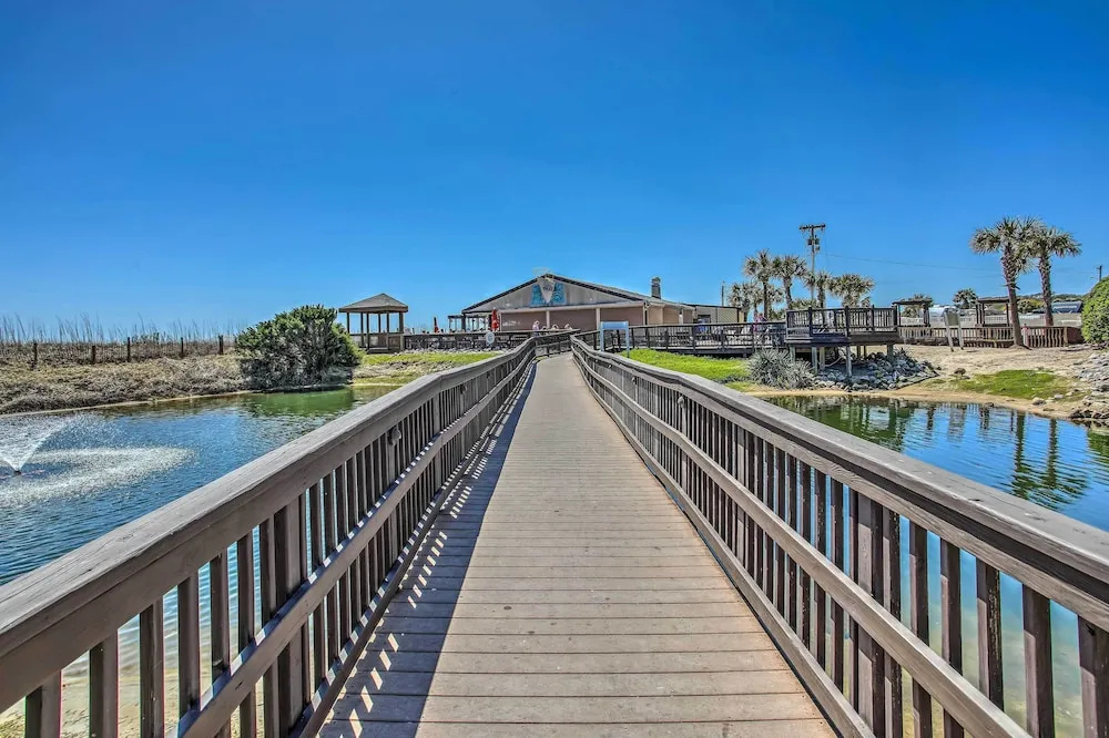 Cozy Myrtle Beach Escape With Resort Amenities!