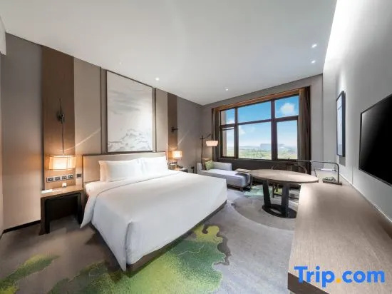 Deluxe Double room with lake view (full double bed)