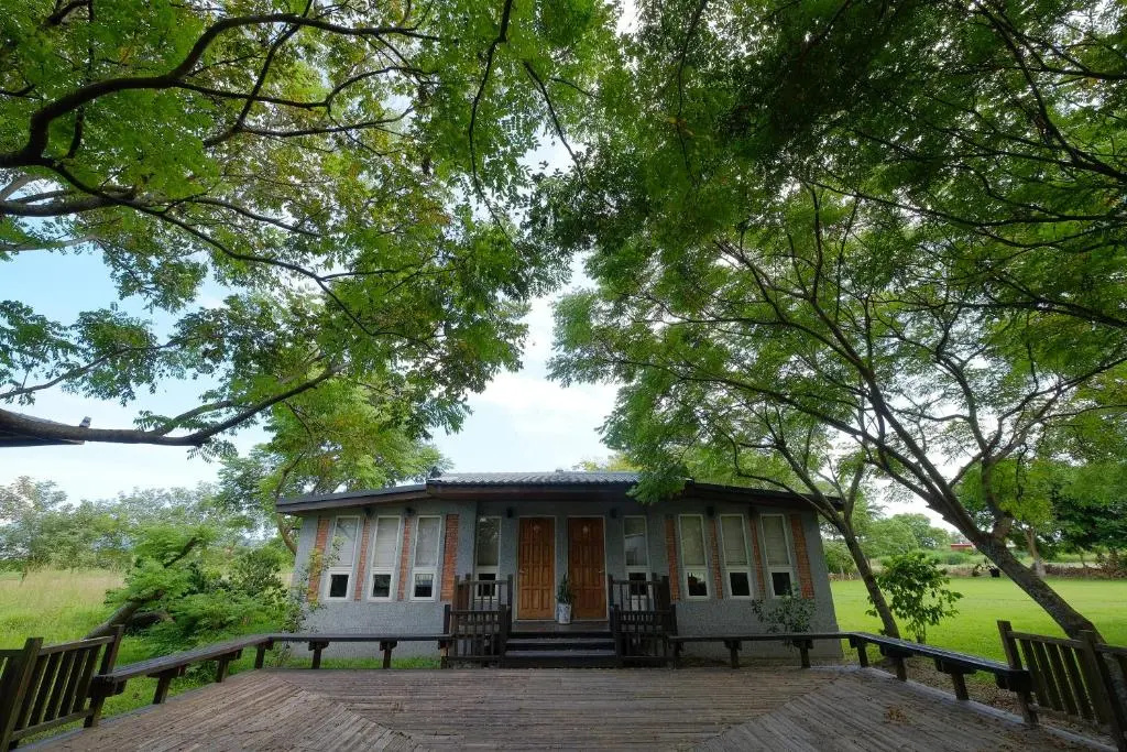 Standard Quadruple room with garden view