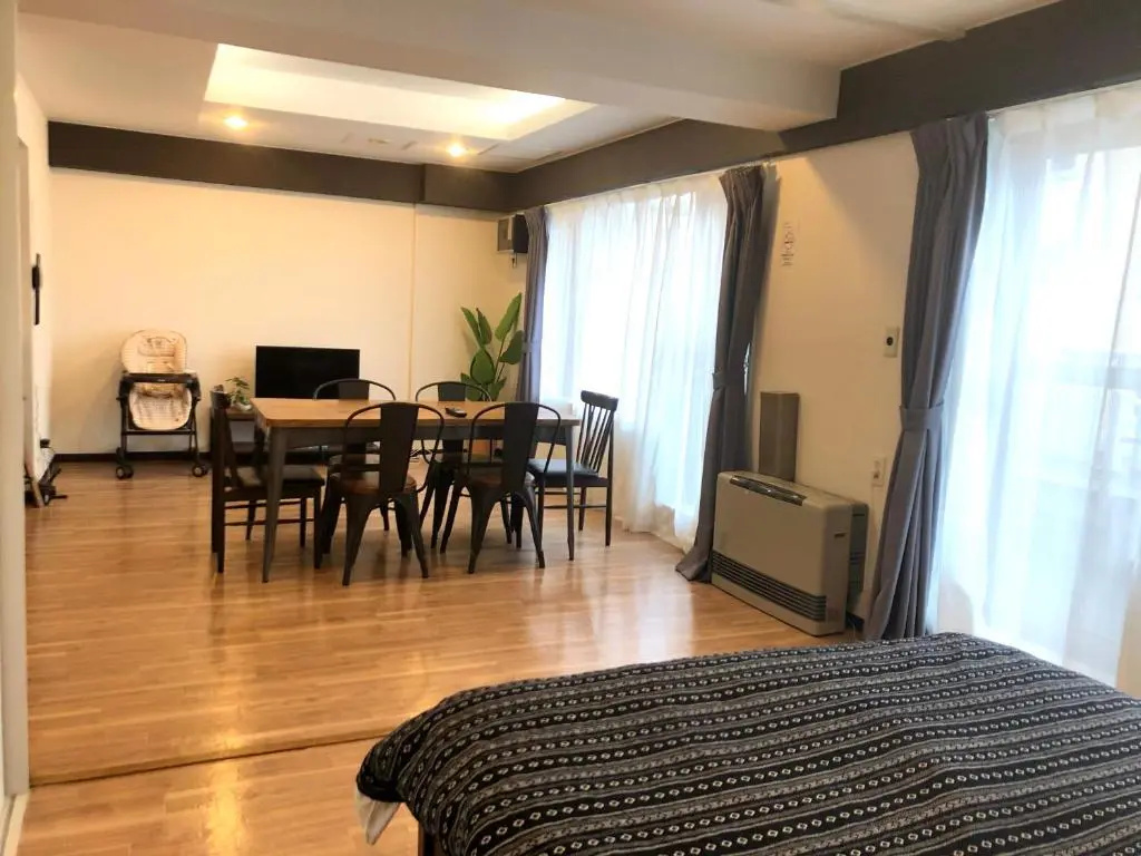 3 Bedrooms Apartment