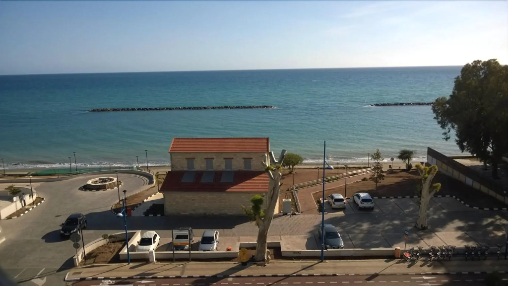 Beach & Waterfront