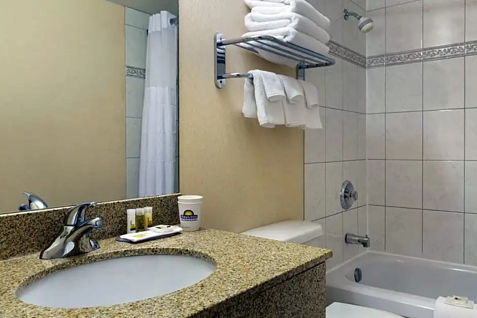 Days Inn by Wyndham Calgary South - Chambres
