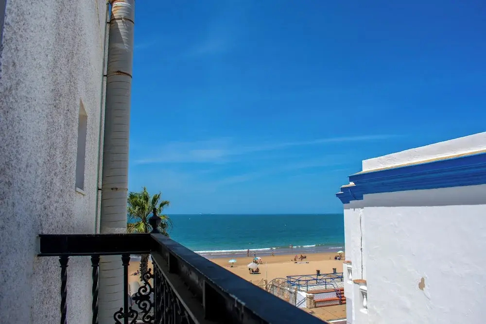 Superior Double room with partial ocean view (full double bed)