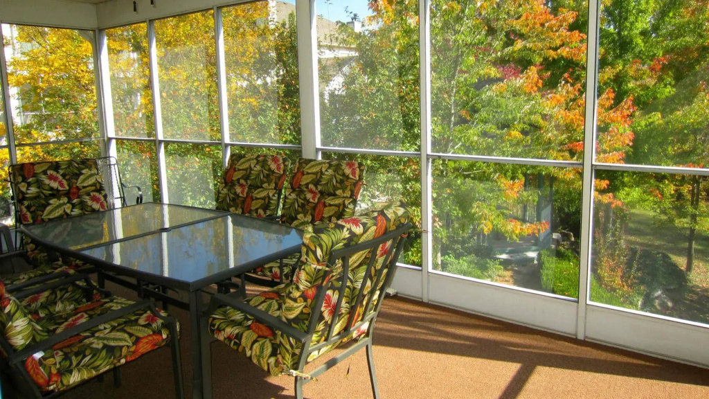 Screen Porch View-4 Steps-Pointe Royale - фото 31
