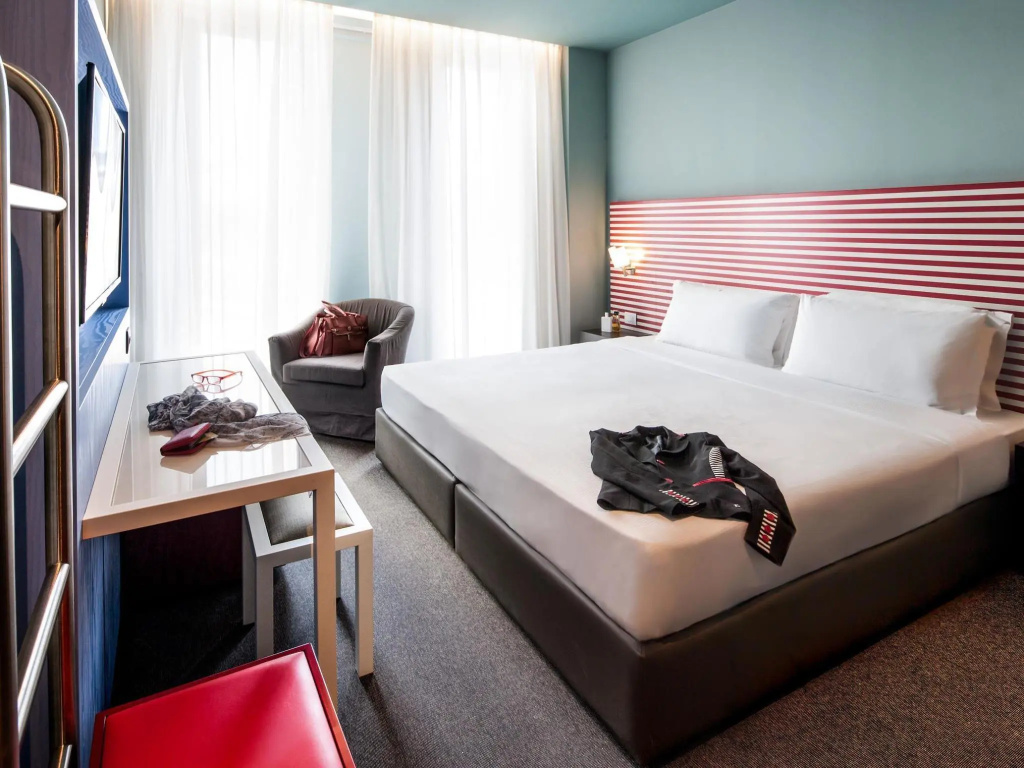 Standard Double room (full double bed)