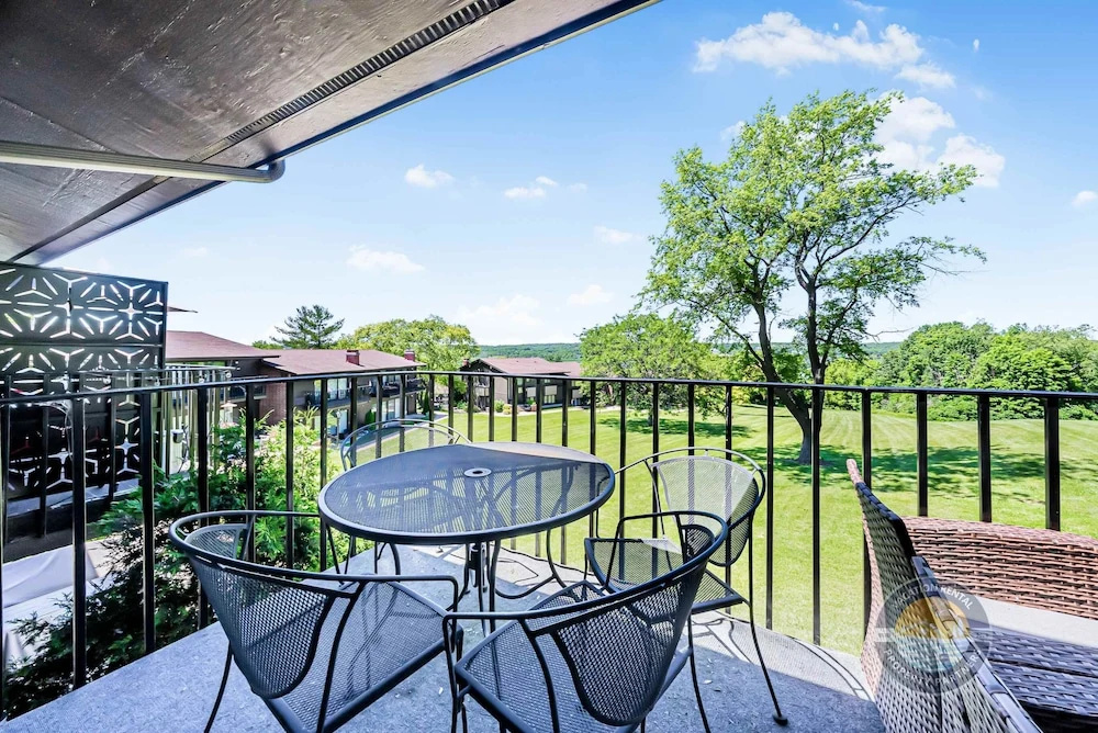 Modern Lake Geneva Condo With Pool and Patio