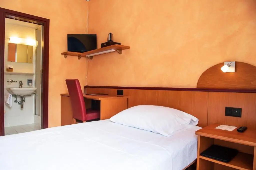 Tailormade Hotel AL GIARDINETTO Biasca - Chambres