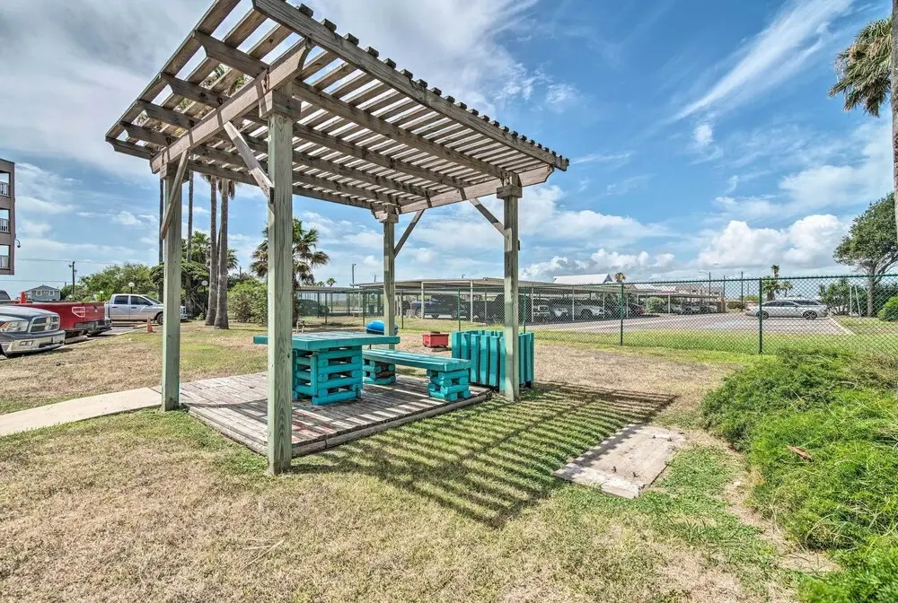 Beachfront Corpus Christi Condo w/ Arcade Room!
