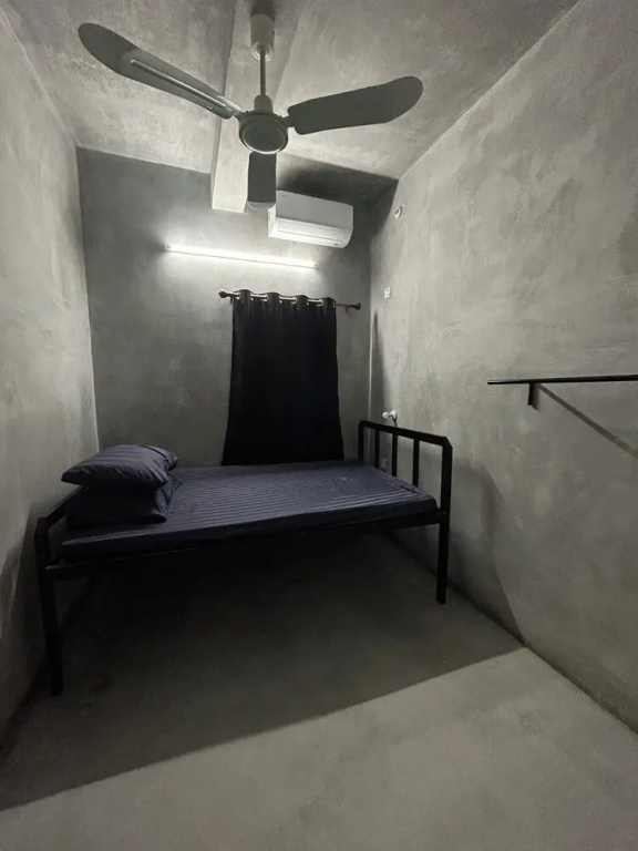 Economy room