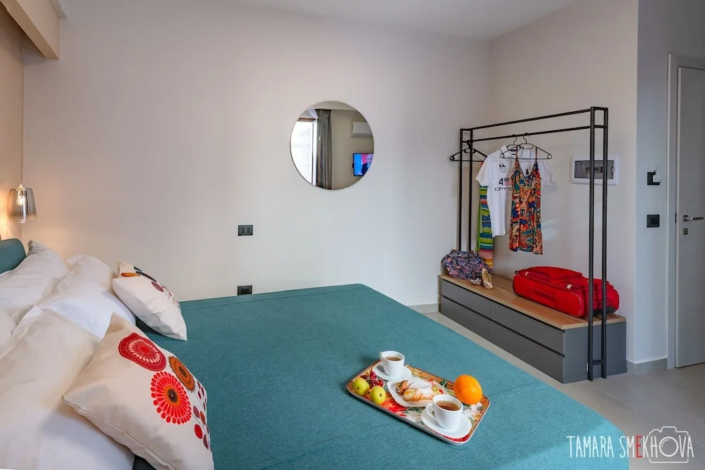 Standard Double room with city view (full double bed)