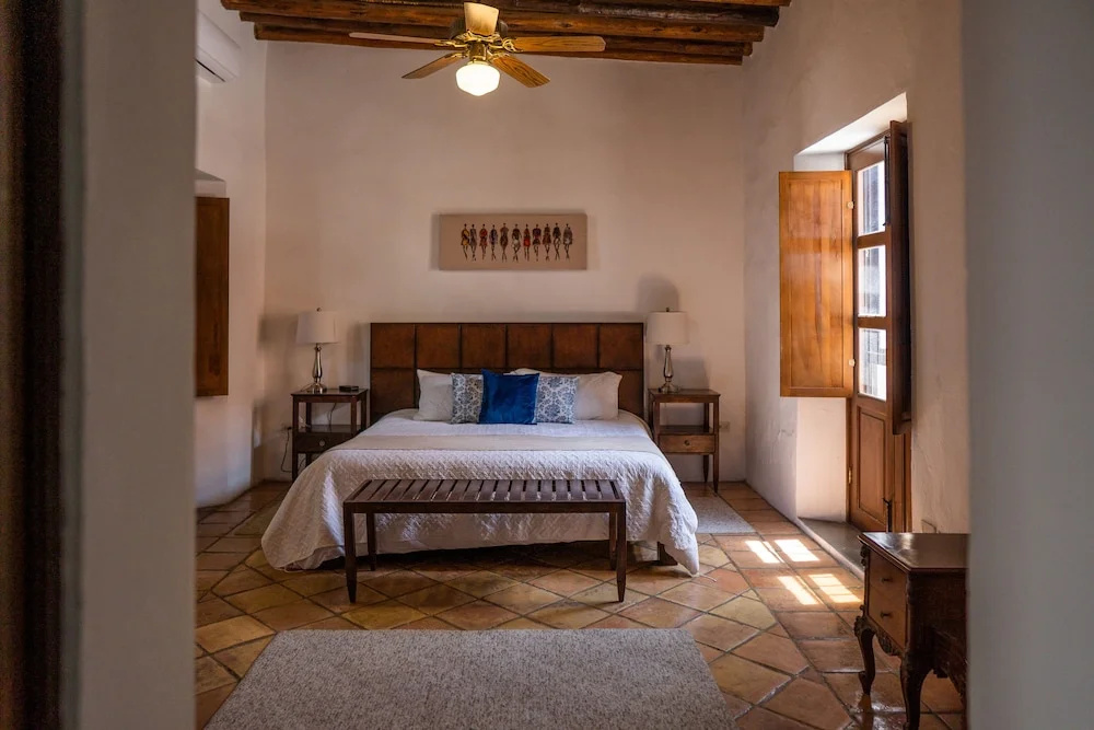 Hotel Hostal El Farol - Chambres