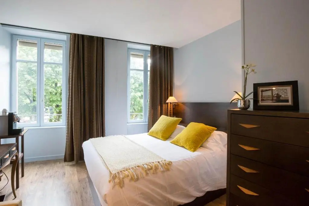 Standard Double room (full double bed)