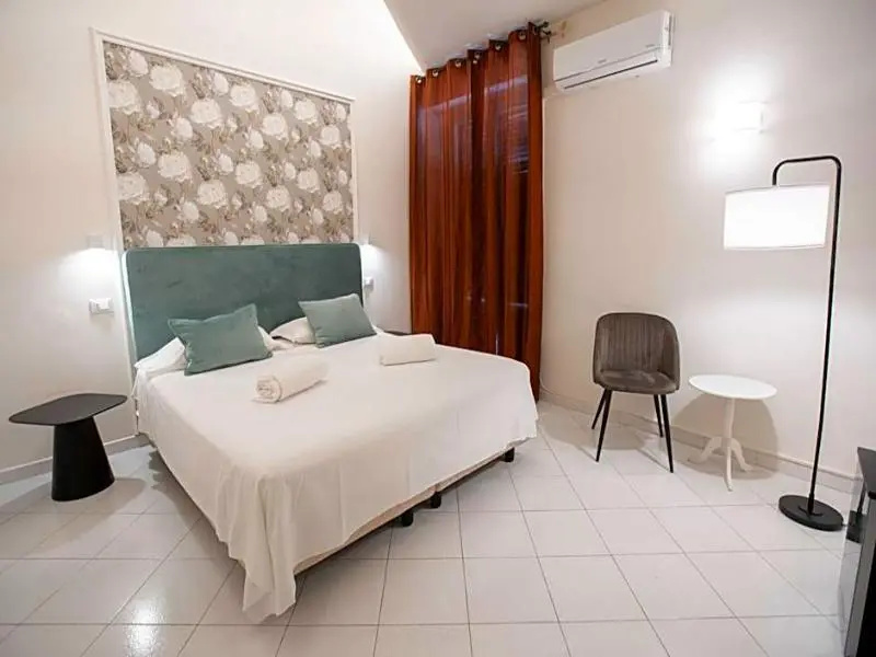 Standard Double room with balcony (full double bed)