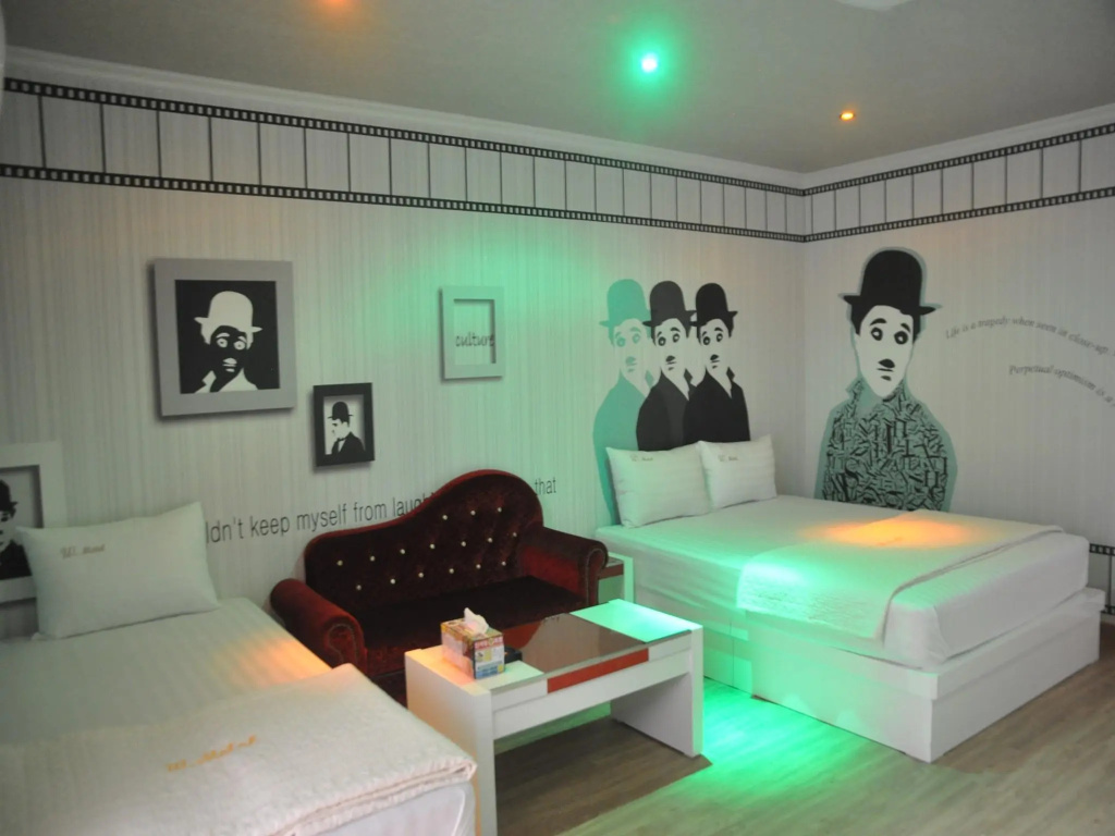 Deluxe Double room (full double bed)