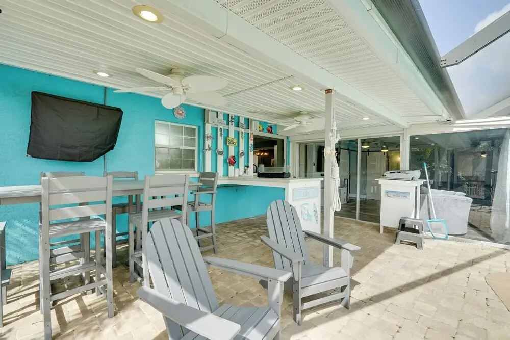 < 1 Mi to Four Freedoms Beach: Canal-front Getaway