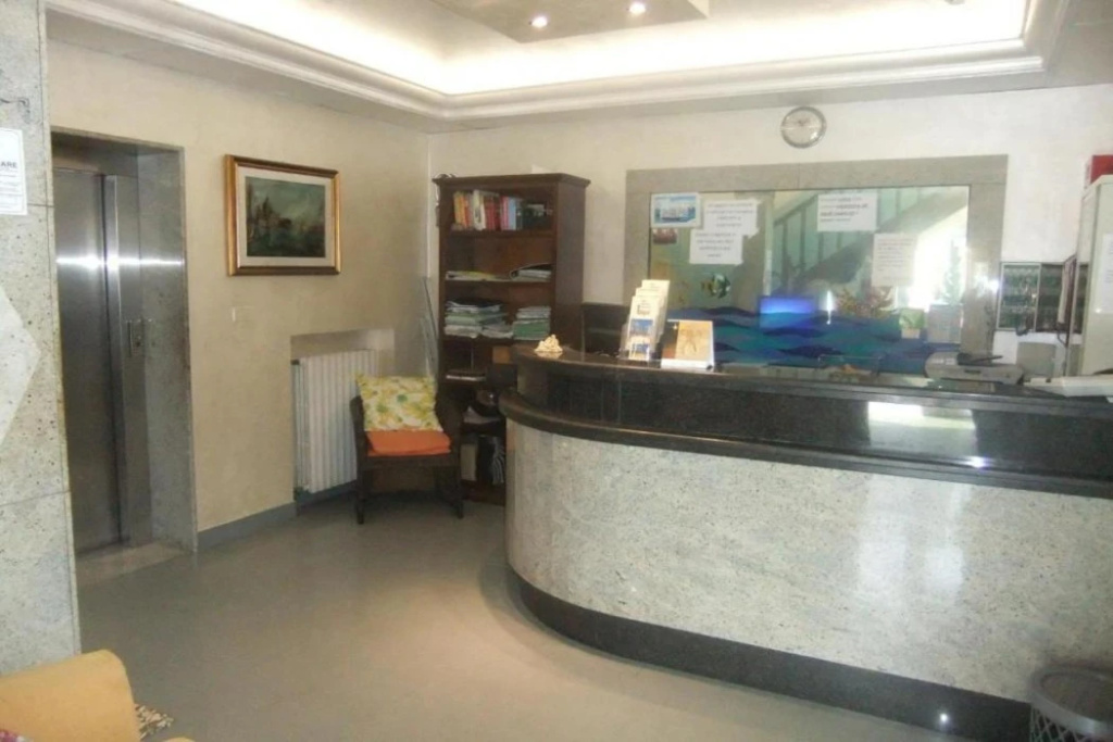Lobby & Reception
