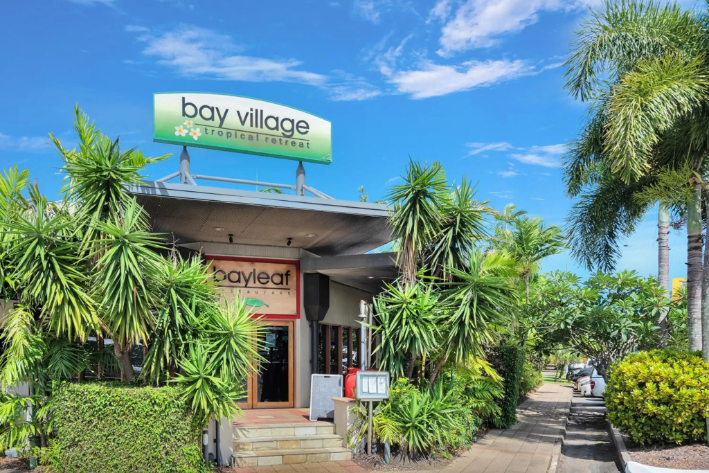 Bay Village Tropical Retreat by null