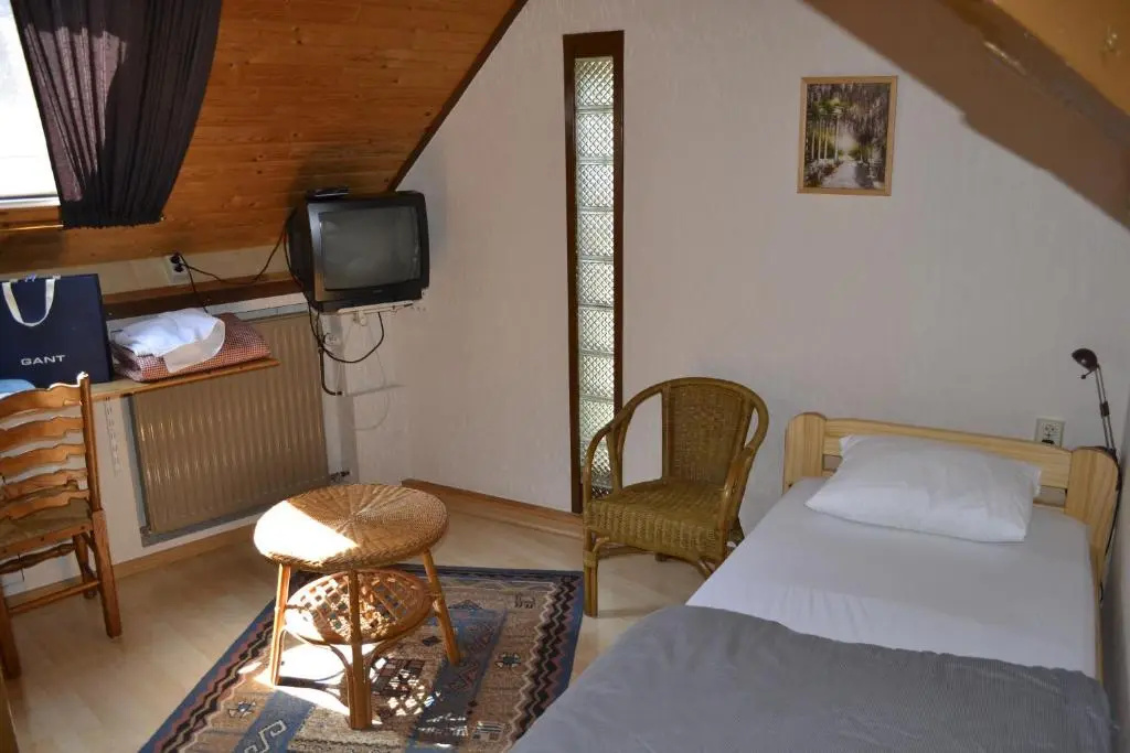 Comfort room