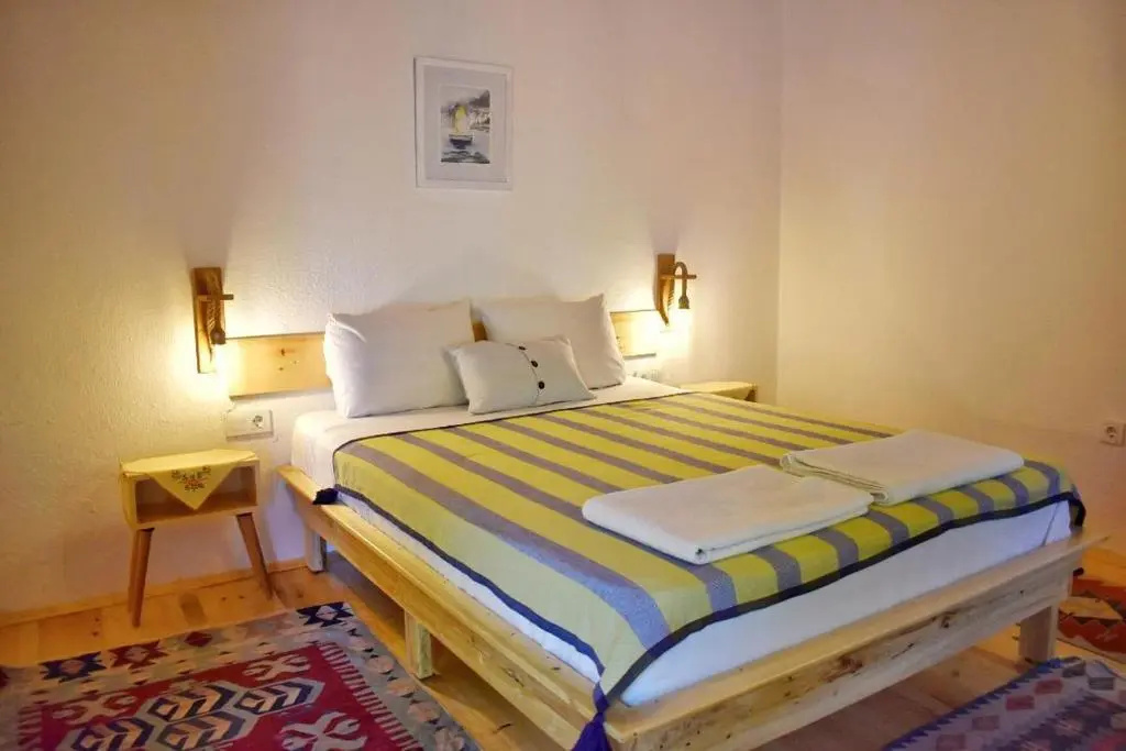 Standard Double room with garden view (full double bed)