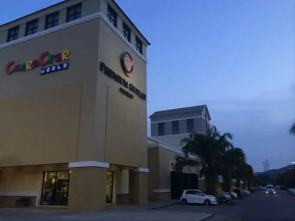 The Arch Phuket Hotel — фото