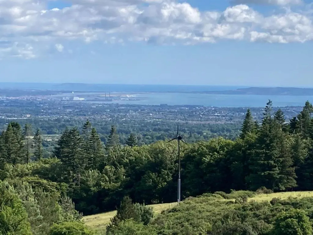 Ensuite at the foot of Dublin Mountains