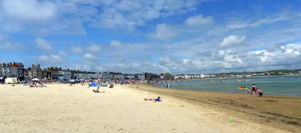 Beach & Waterfront