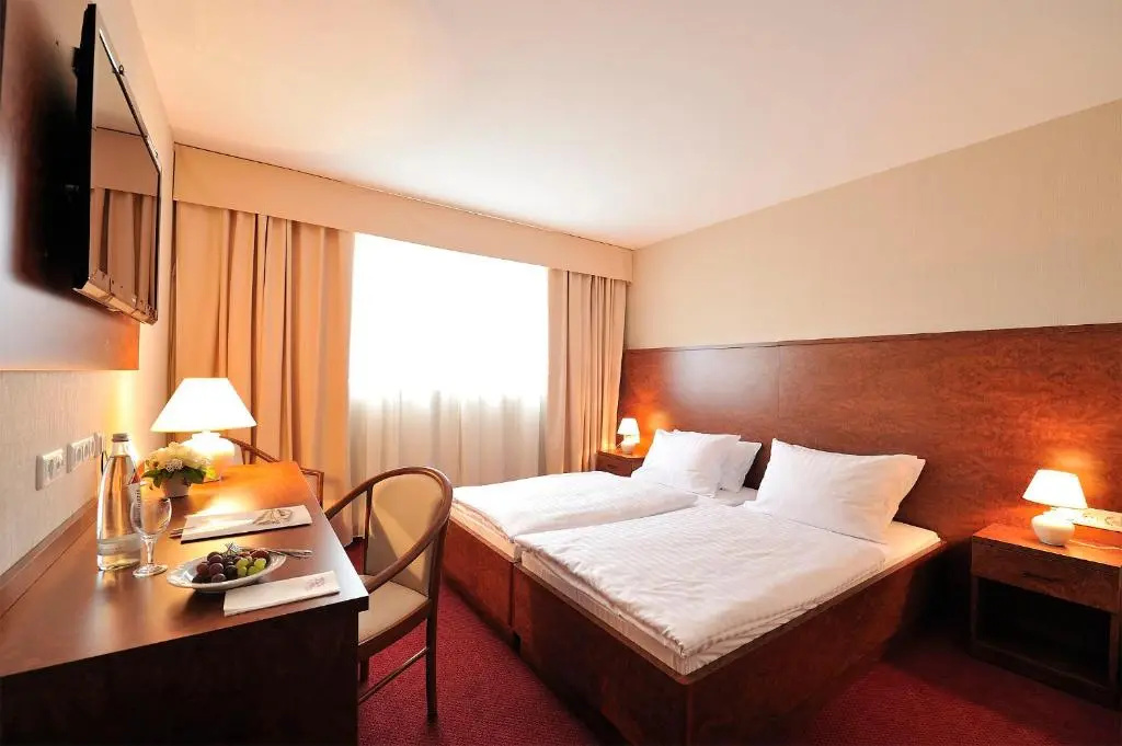 Superior Double room (full double bed)