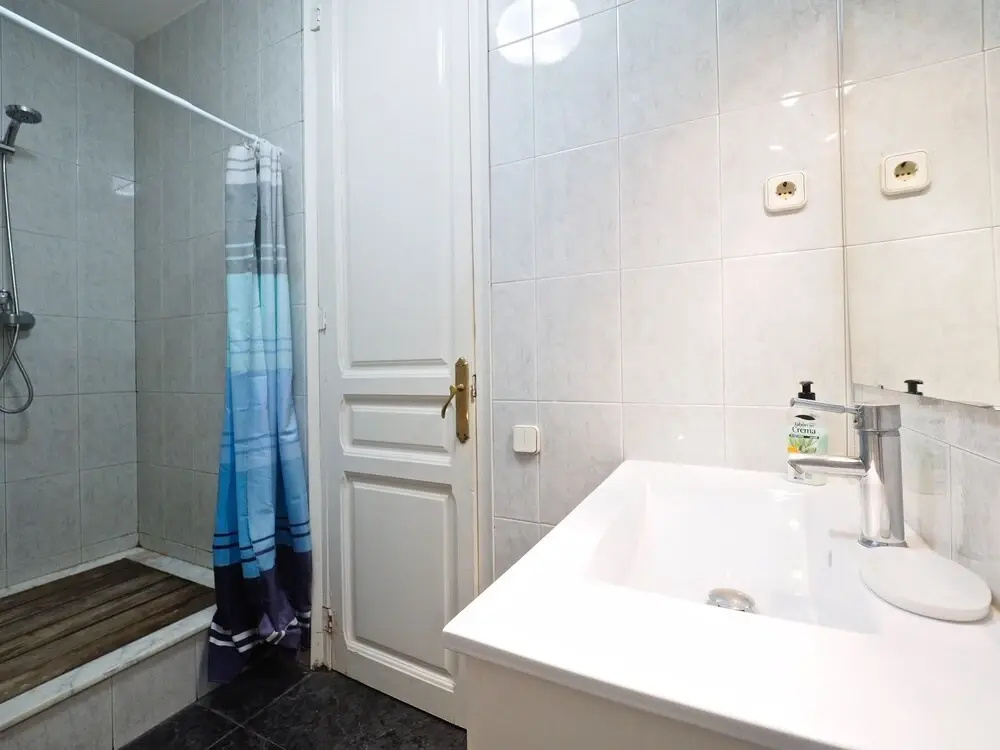3 Bedrooms Apartment