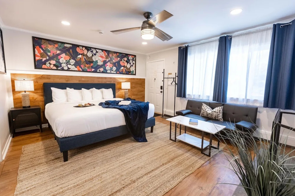 Deluxe Suite