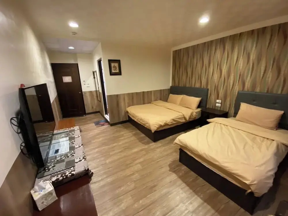 Classic Double room with balcony (full double bed)
