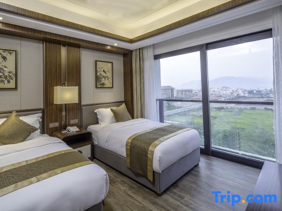 Люкс Deluxe с 2 комнатами с красивым видом из окна в Jinghai Hotel & Resort