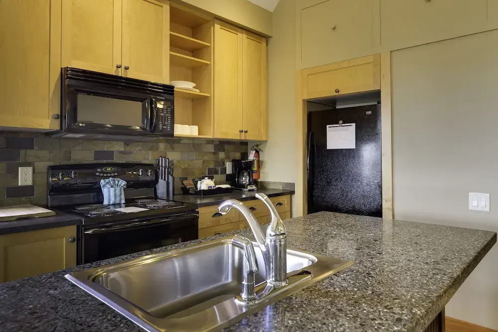 1 Bedroom Standard Double room with balcony (full double bed)