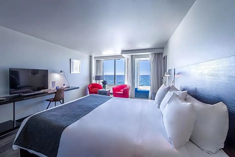 Suite with ocean view