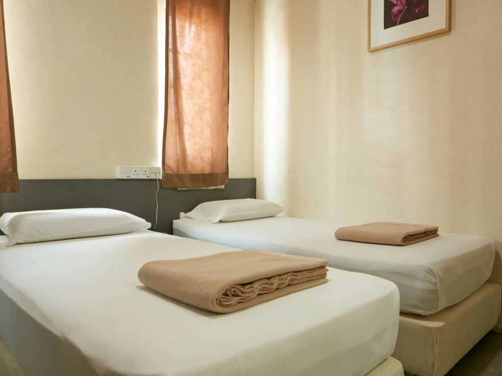 Deluxe Double room (full double bed)