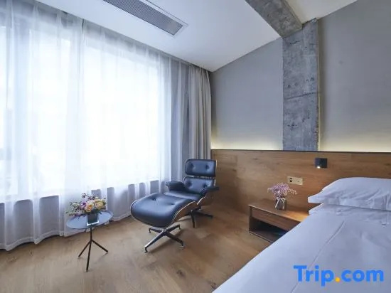 Superior Double room (full double bed)