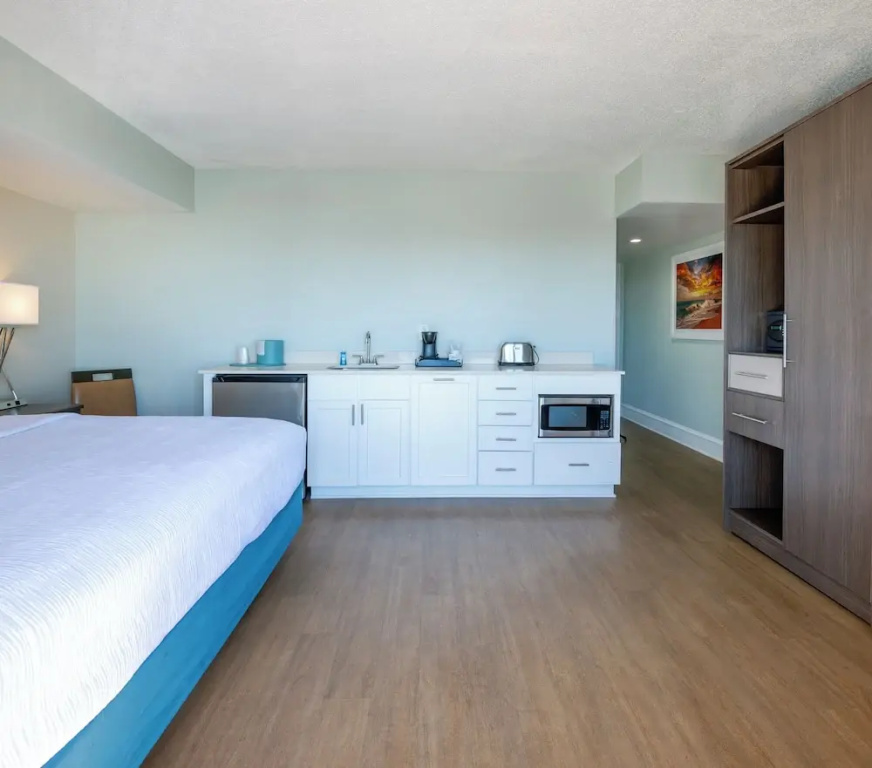 Studio with balcony and with ocean view