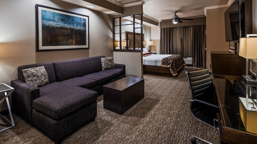 Best Western Premier Crown Chase Inn & Suites - Général