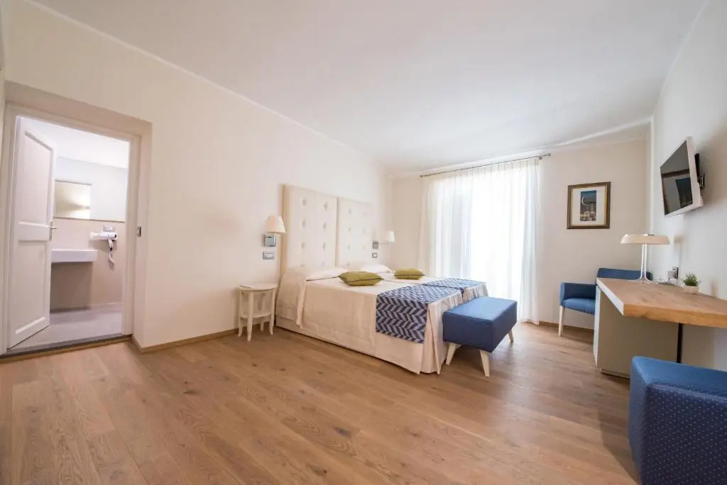 Superior Double room (full double bed)