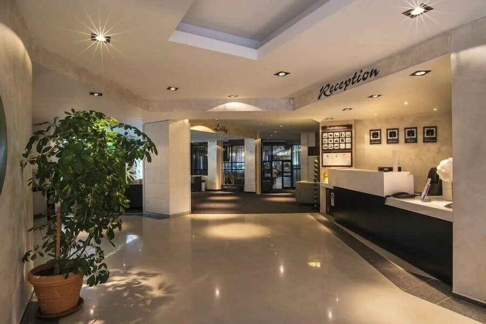 Hotel Zenith - фото 2