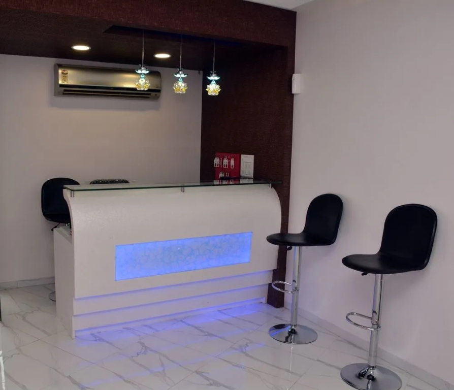 Lobby & Reception