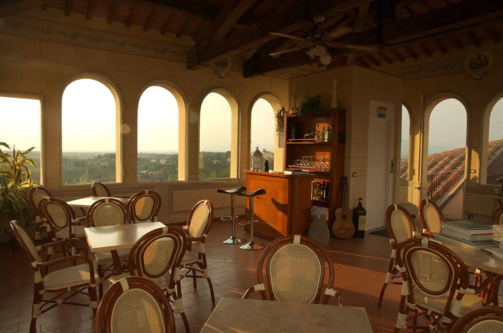 Hotel photo 8