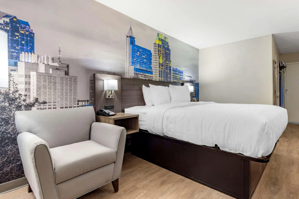 Clarion Pointe Raleigh Midtown — 3