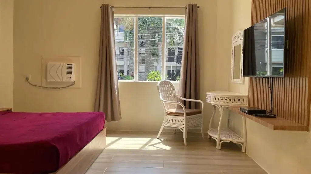 Deluxe Double room (full double bed)