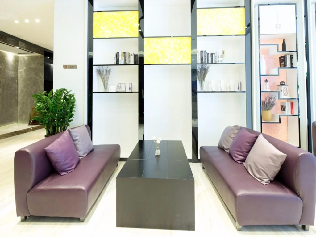 Lobby & Reception