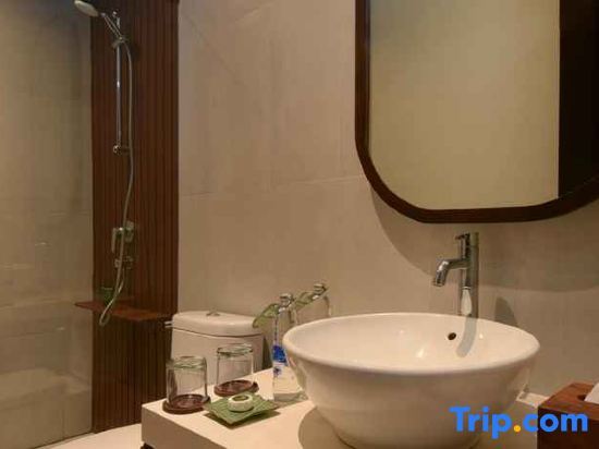 Japa Suites & Villas
