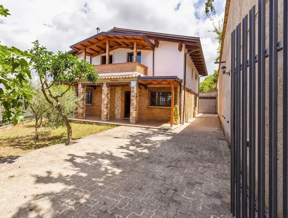 Chalet in Motta Santa Lucia in Greenery