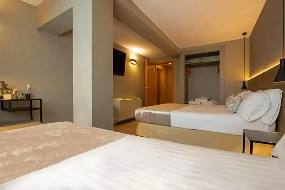 2 Bedrooms Standard Family room