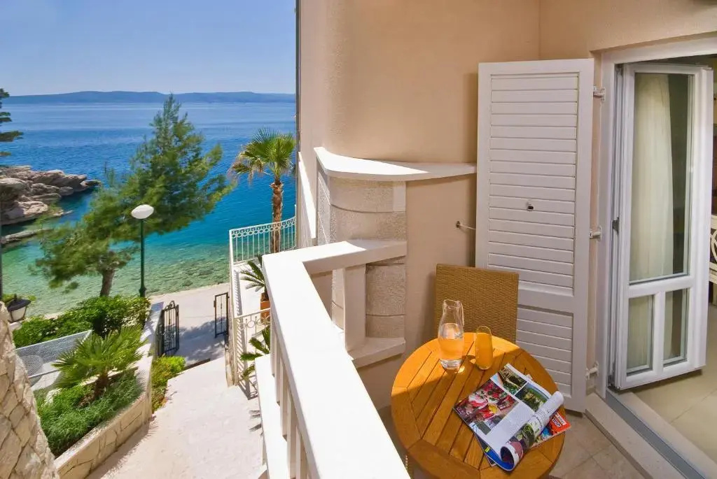Comfort Studio with balcony and with partial sea view
