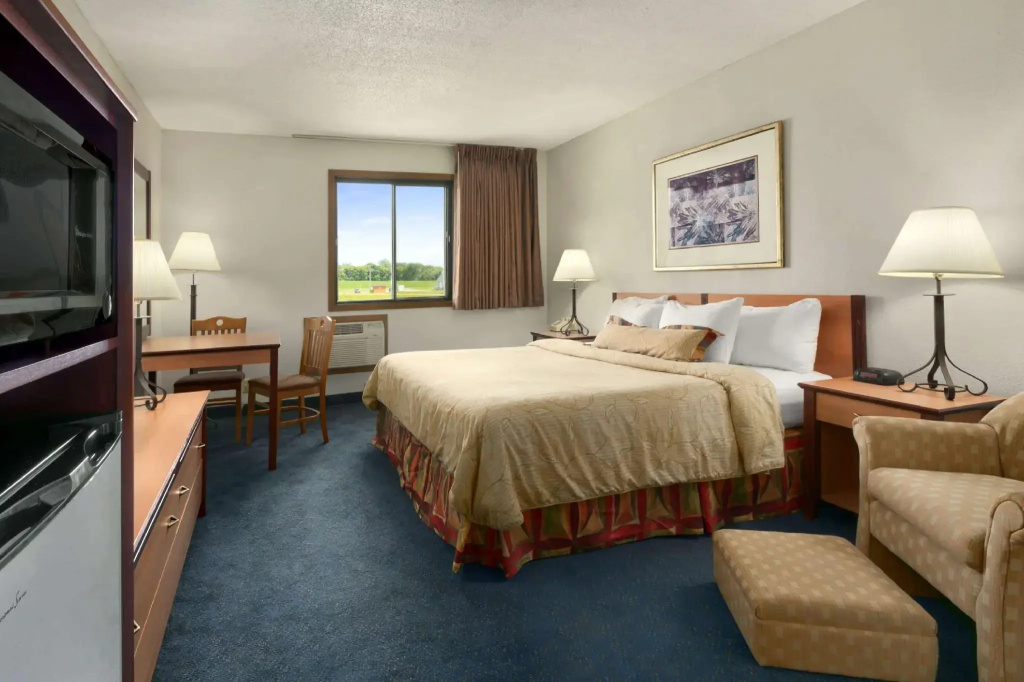 Standard Double room (full double bed)