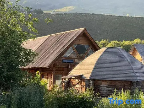 Riverside· Garden Designer Courtyard Resort Homestay